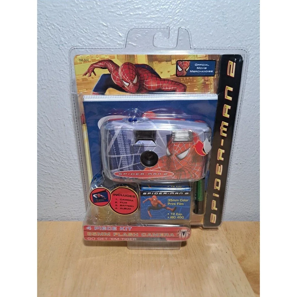 BRAND NEW SEALED 2004 SPIDER-MAN 2 4 Piece Kit 35mm Camera Built In Flash Film